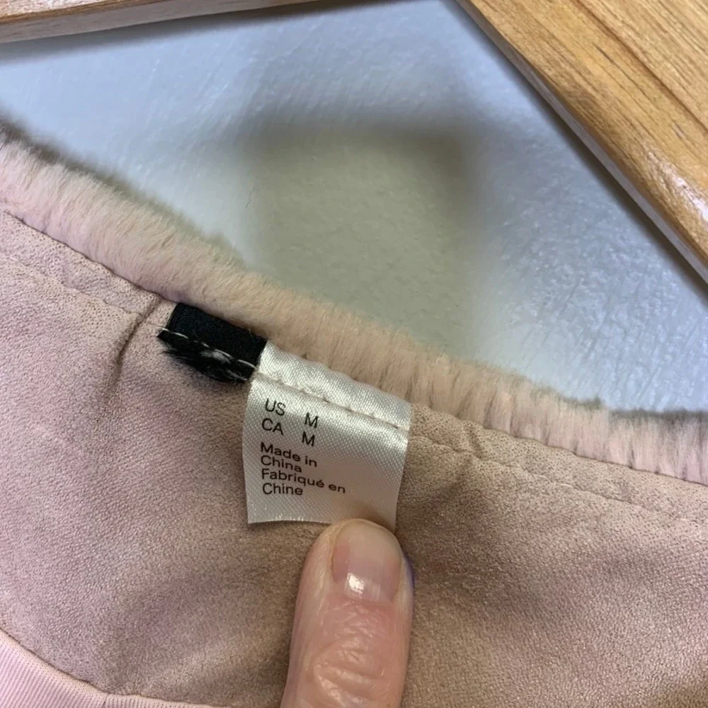 H&M Womens Blush Pink Faux Fur Jacket Medium Collarless Plush Hook Eye‎ Coat M